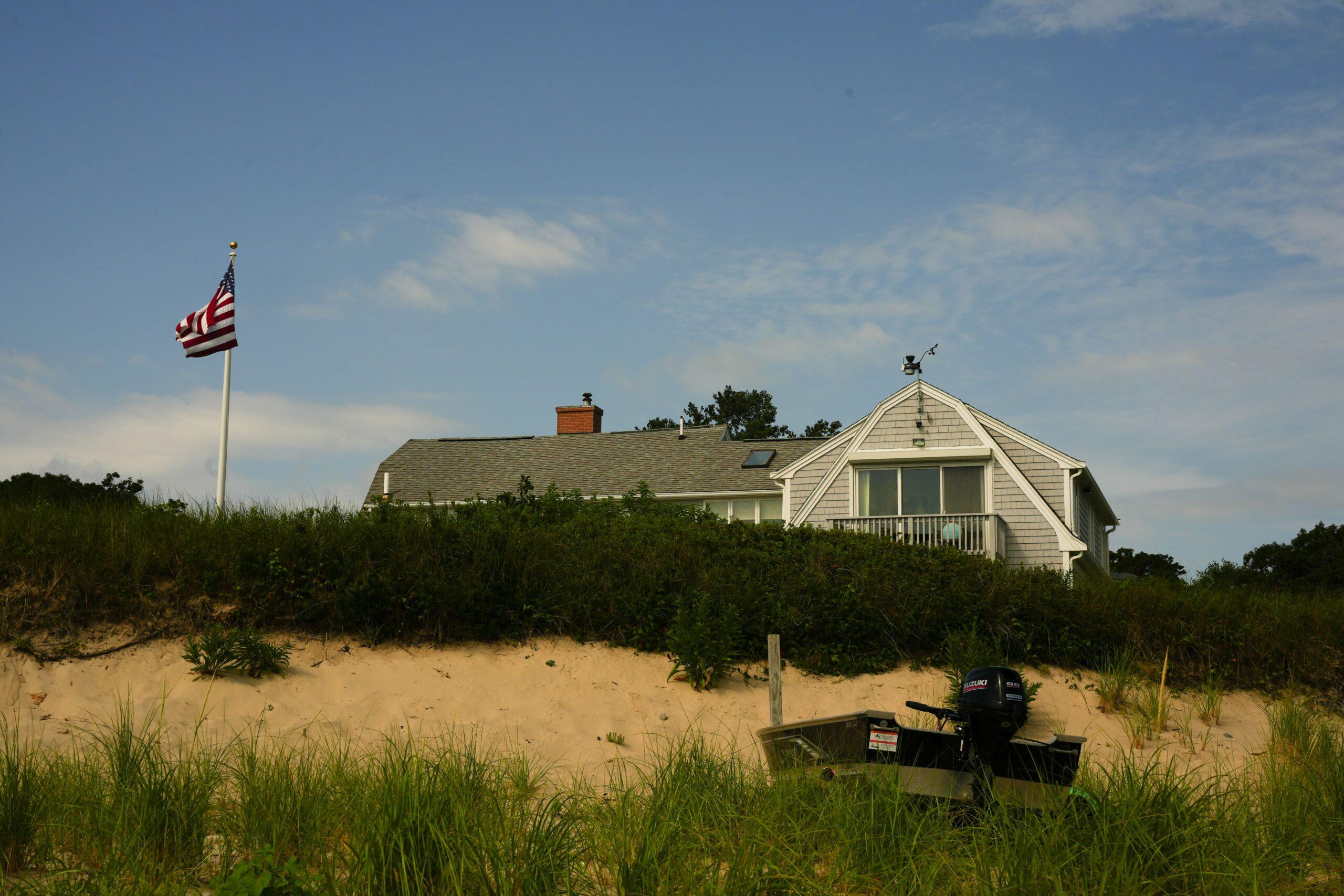 A detached house with a front yard